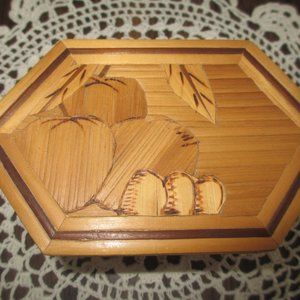 Vintage Wood Box Straw Inlay Box Retro Souvenir Lidded Box Country Cottage Retro